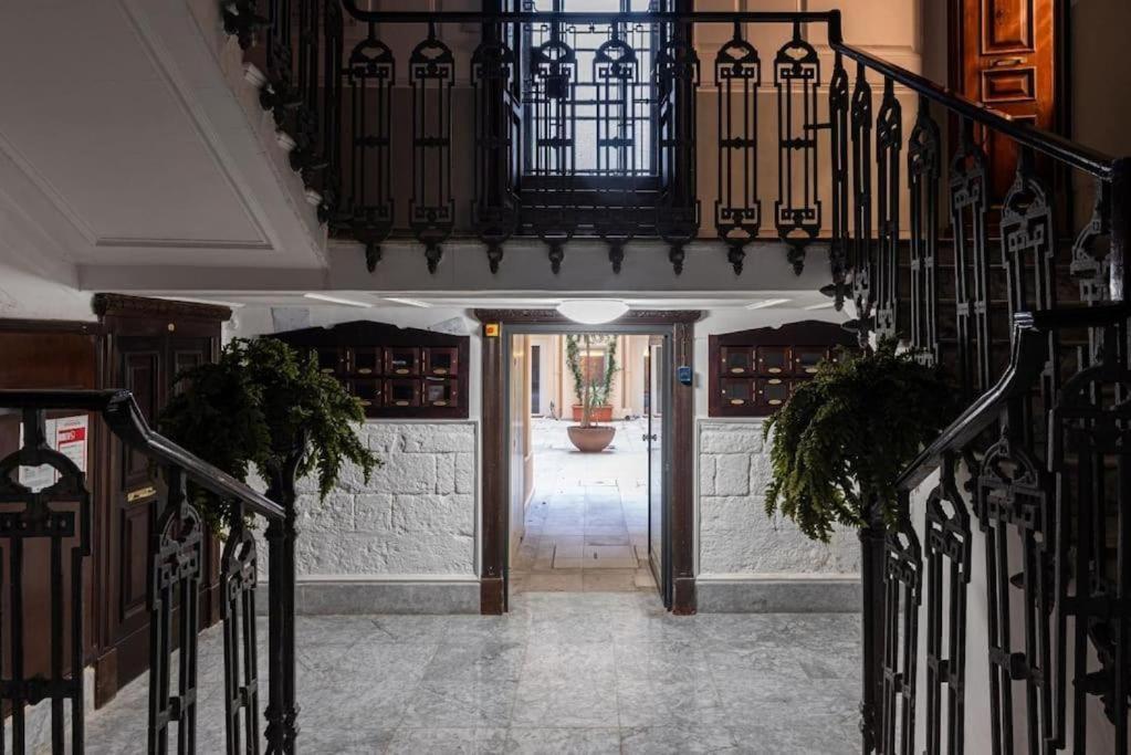 Imbriani Luxury Suite Бари Экстерьер фото